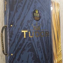 Tudor duvar kağıdı